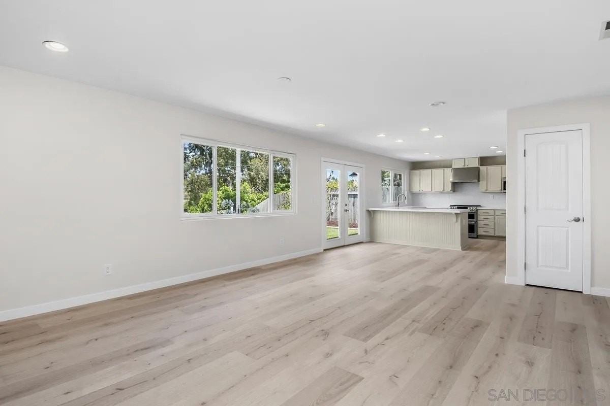 1020 Nolbey St - Photo 5 of 33