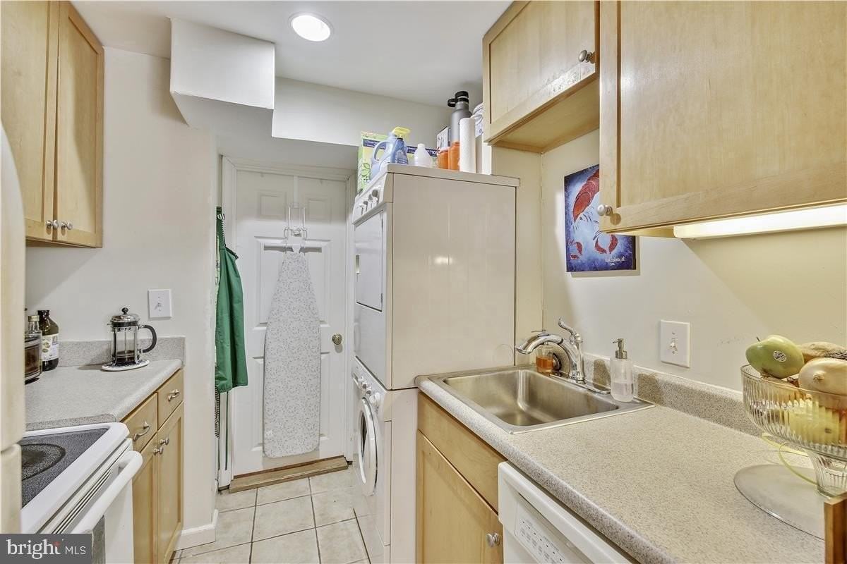 415 Q St Nw #B - Photo 7 of 8