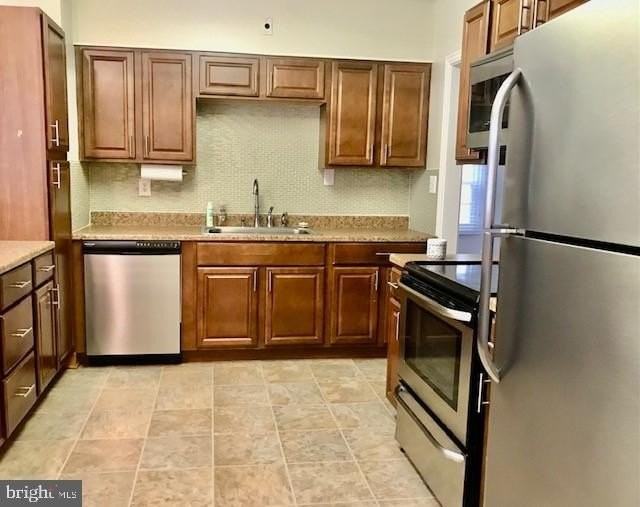 14269 Calvert St - Photo 6 of 20