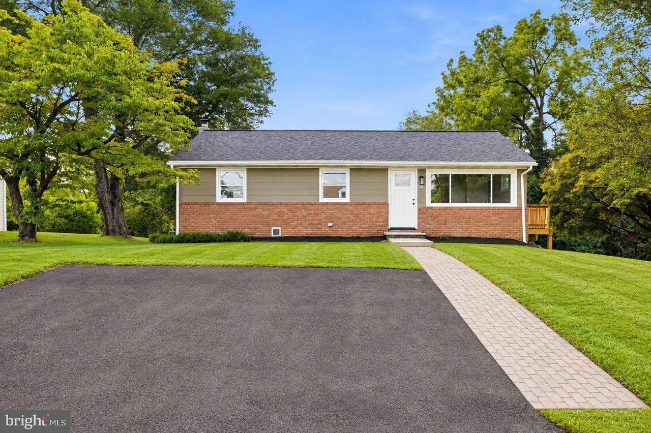 8643 Ridge Rd - Photo 3 of 34