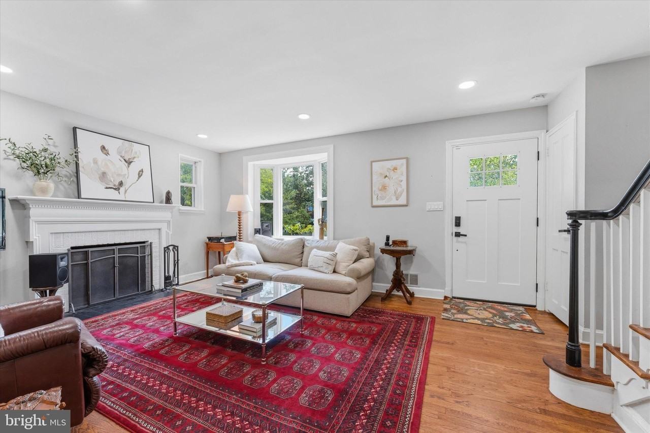 1208 Jackson Ave - Photo 7 of 36