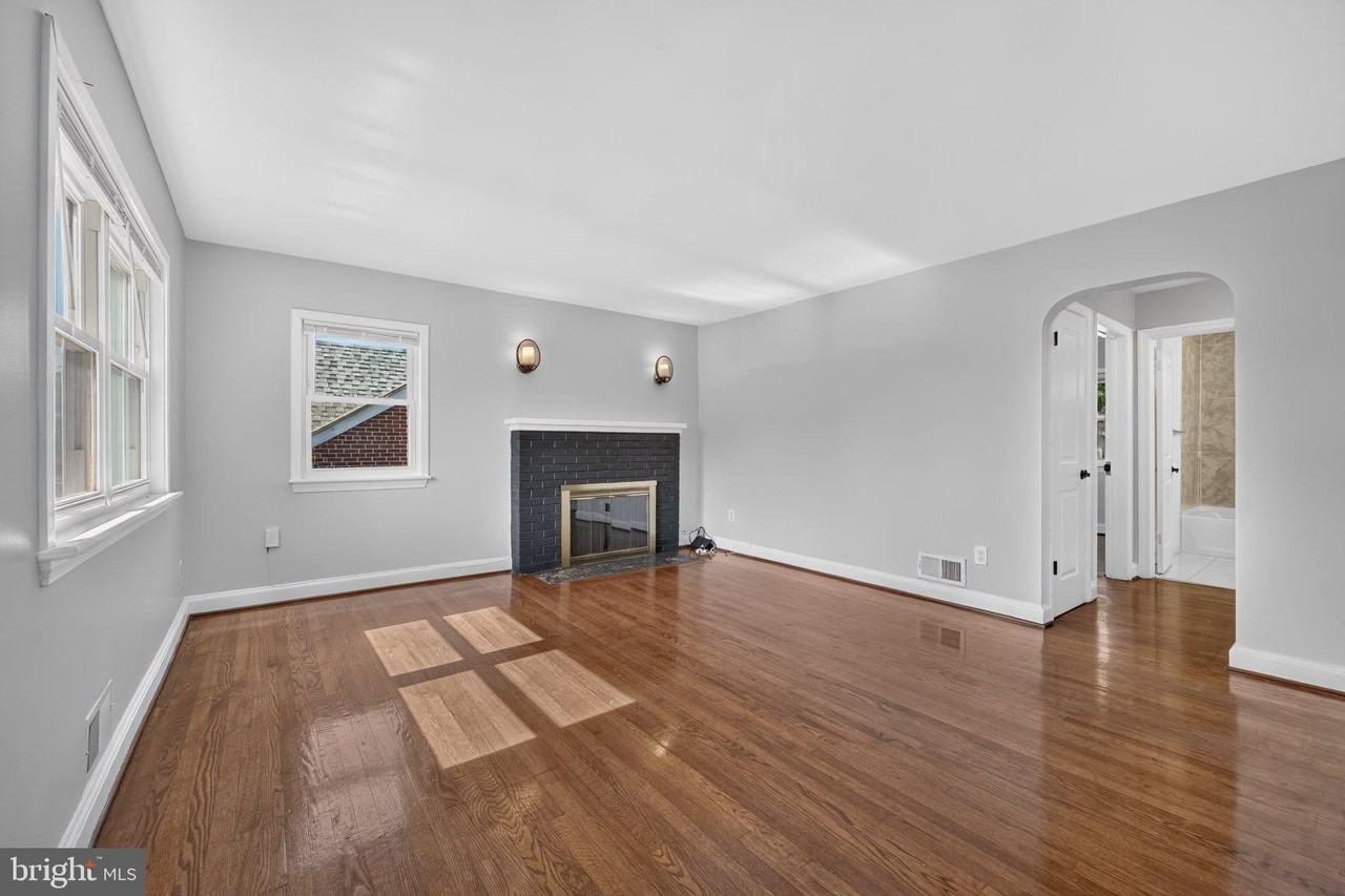 1807 Nova Ave - Photo 3 of 20