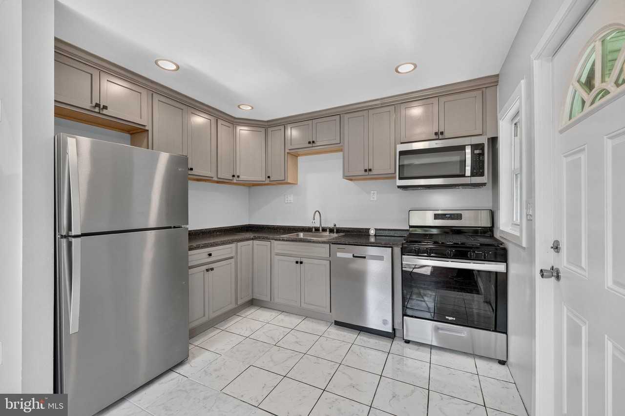 1807 Nova Ave - Photo 6 of 20