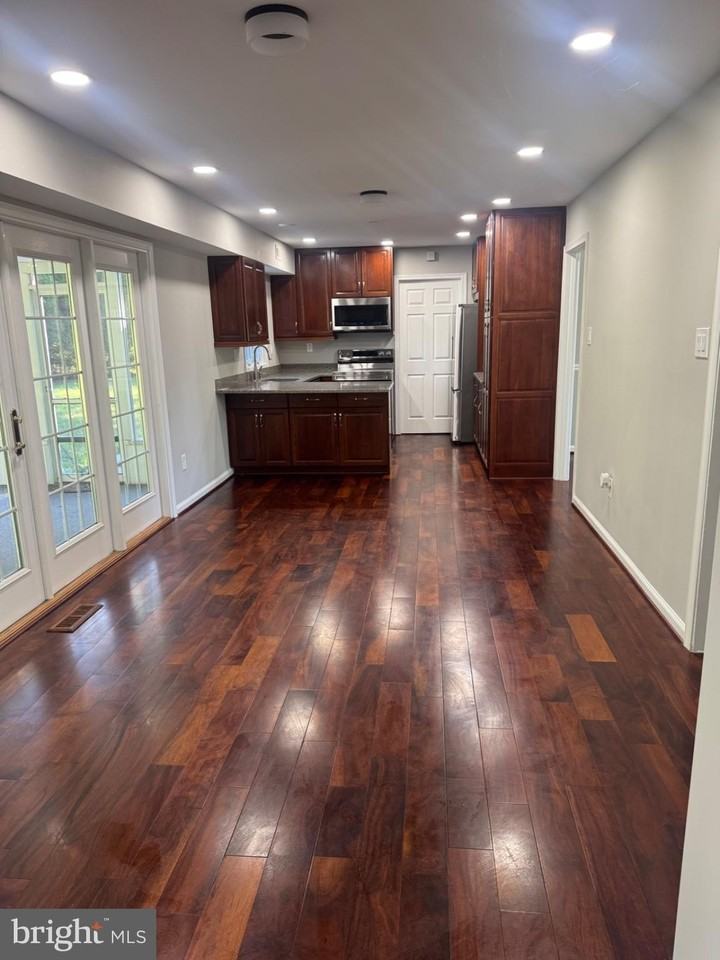 12406 Ryland Ct - Photo 6 of 37