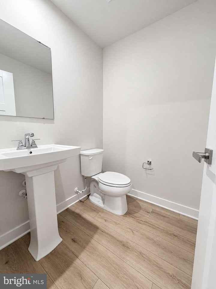 9 Sidney Ln - Photo 4 of 20
