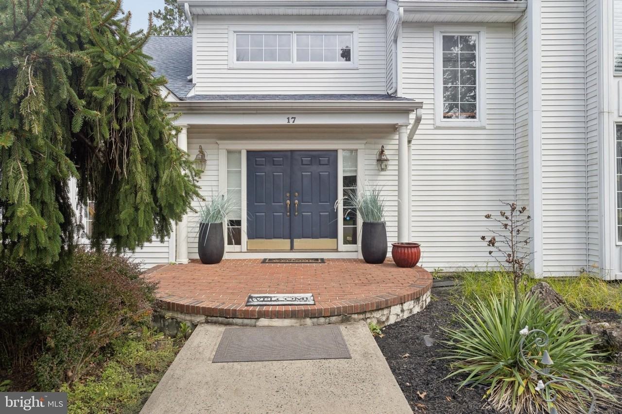 17 Glacier Dr - Photo 4 of 50