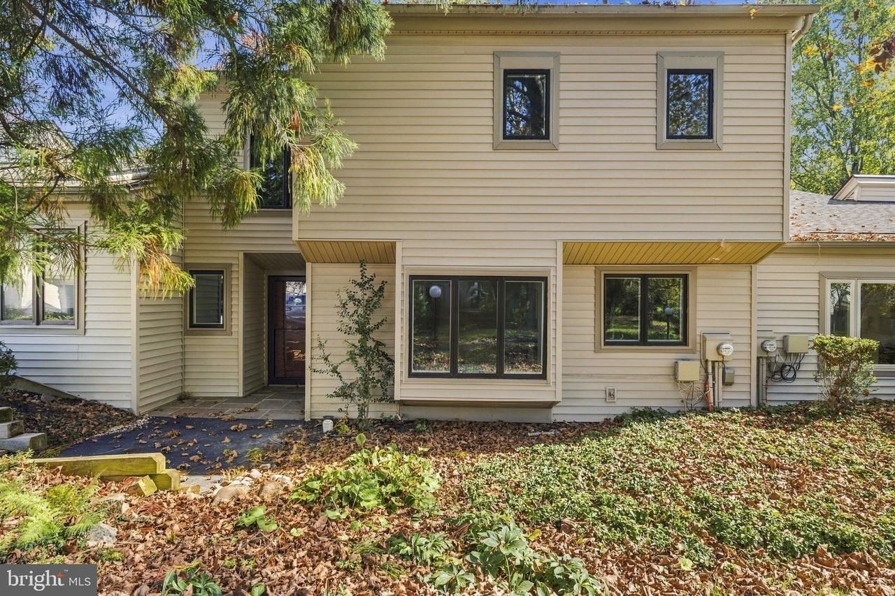 105 Ashton Way - Photo 2 of 21