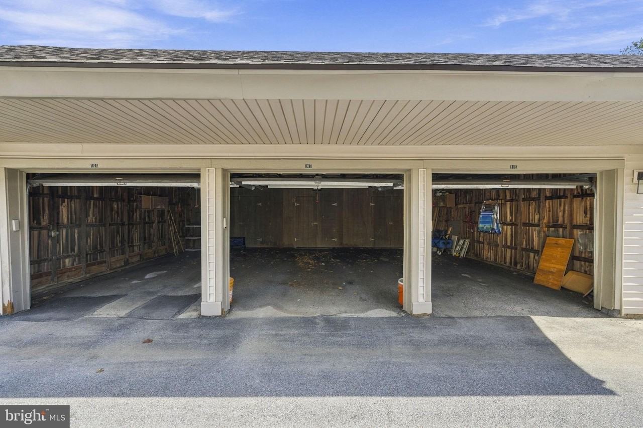 105 Ashton Way - Photo 4 of 21