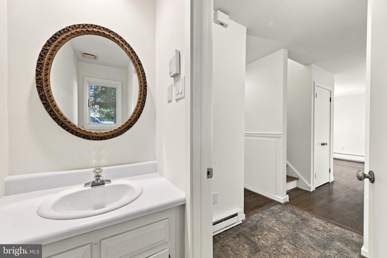 105 Ashton Way - Photo 5 of 21
