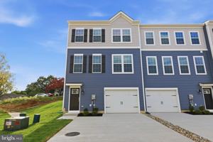 featured image of 1074 Meadowlark Dr