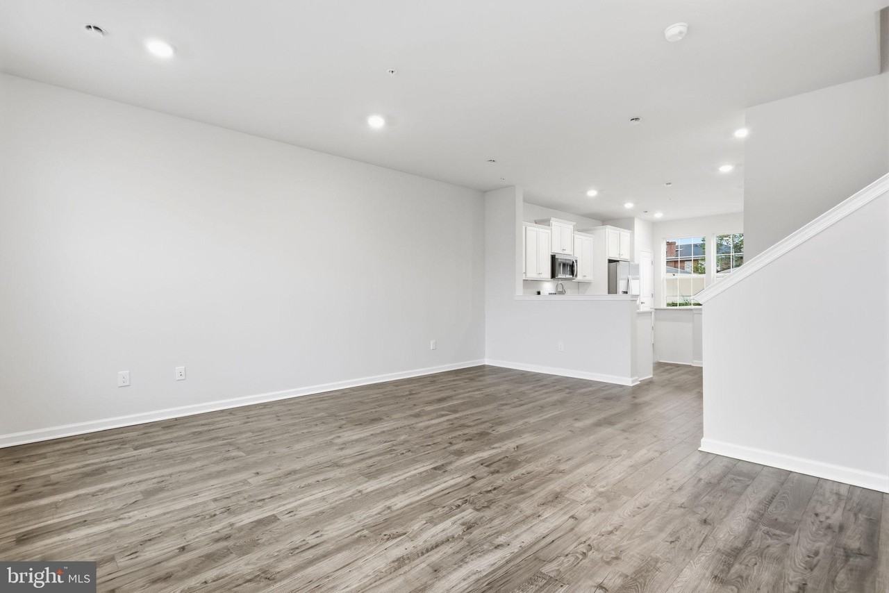 1076 Meadowlark Dr - Photo 6 of 30
