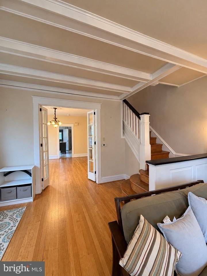 557 Hamilton St - Photo 3 of 29