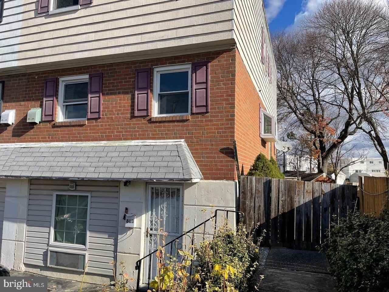 803 Lawler St - Photo 2 of 24