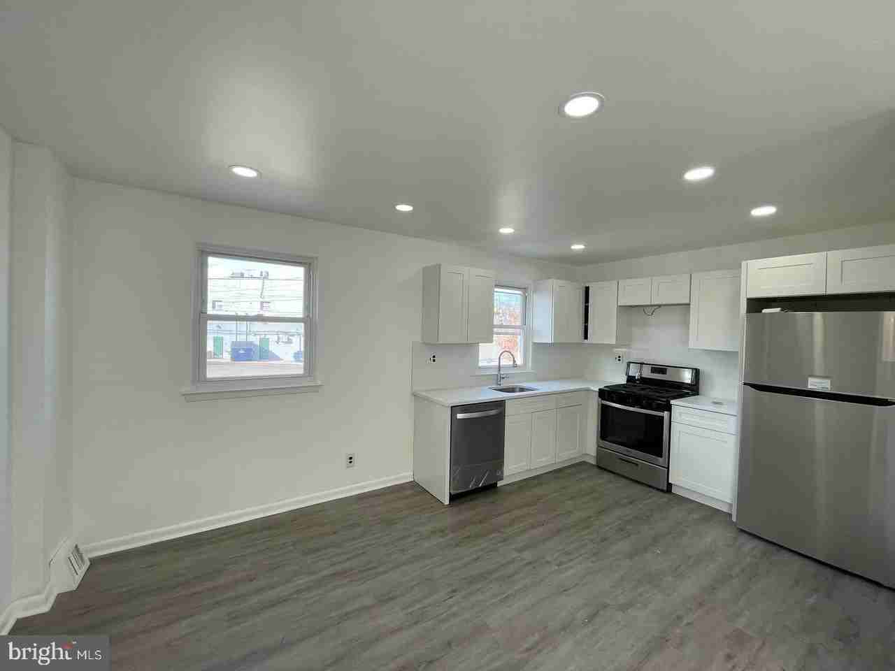 803 Lawler St - Photo 5 of 24