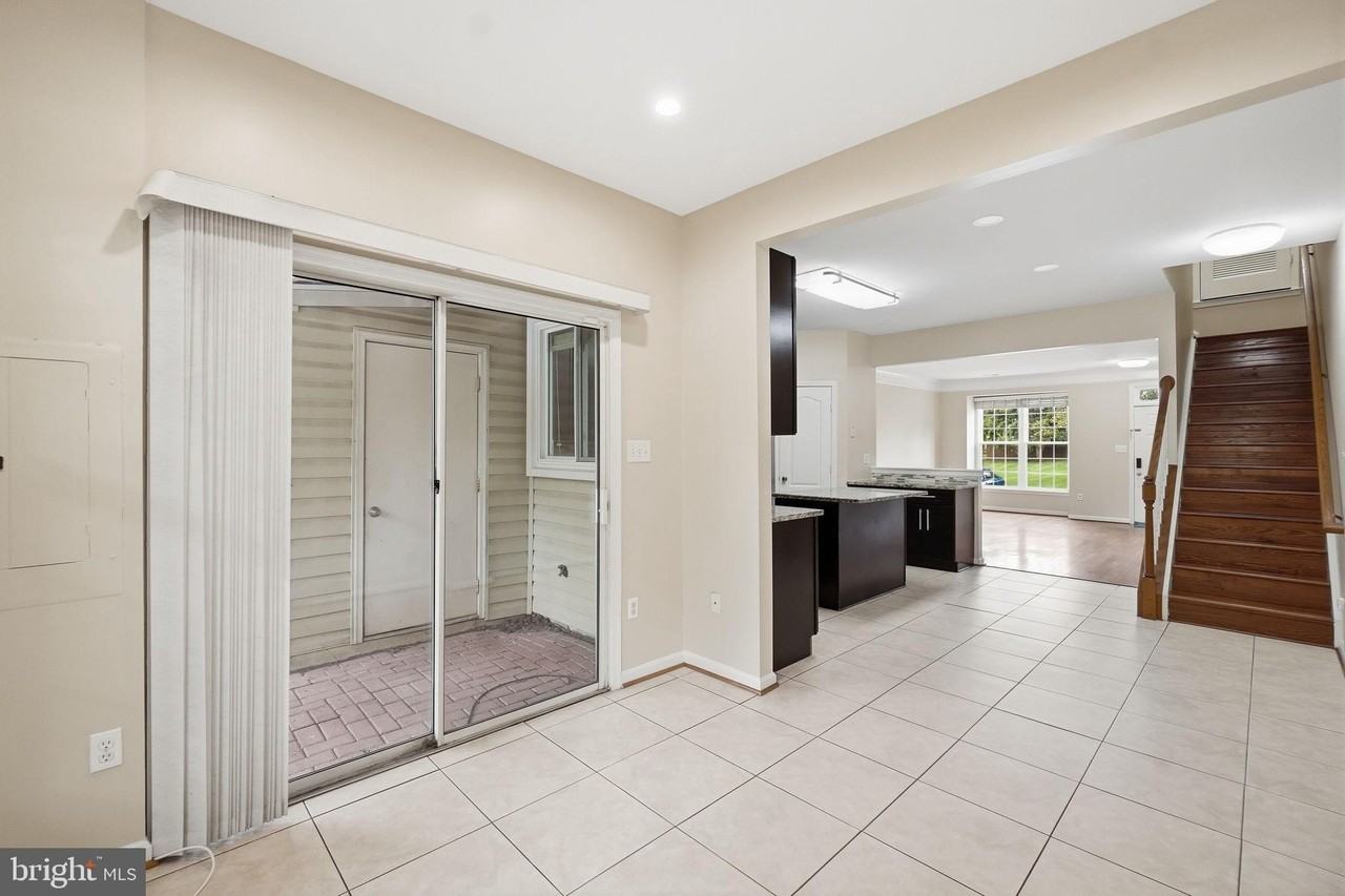 13135 Park Crescent Cir #1 - Photo 2 of 33