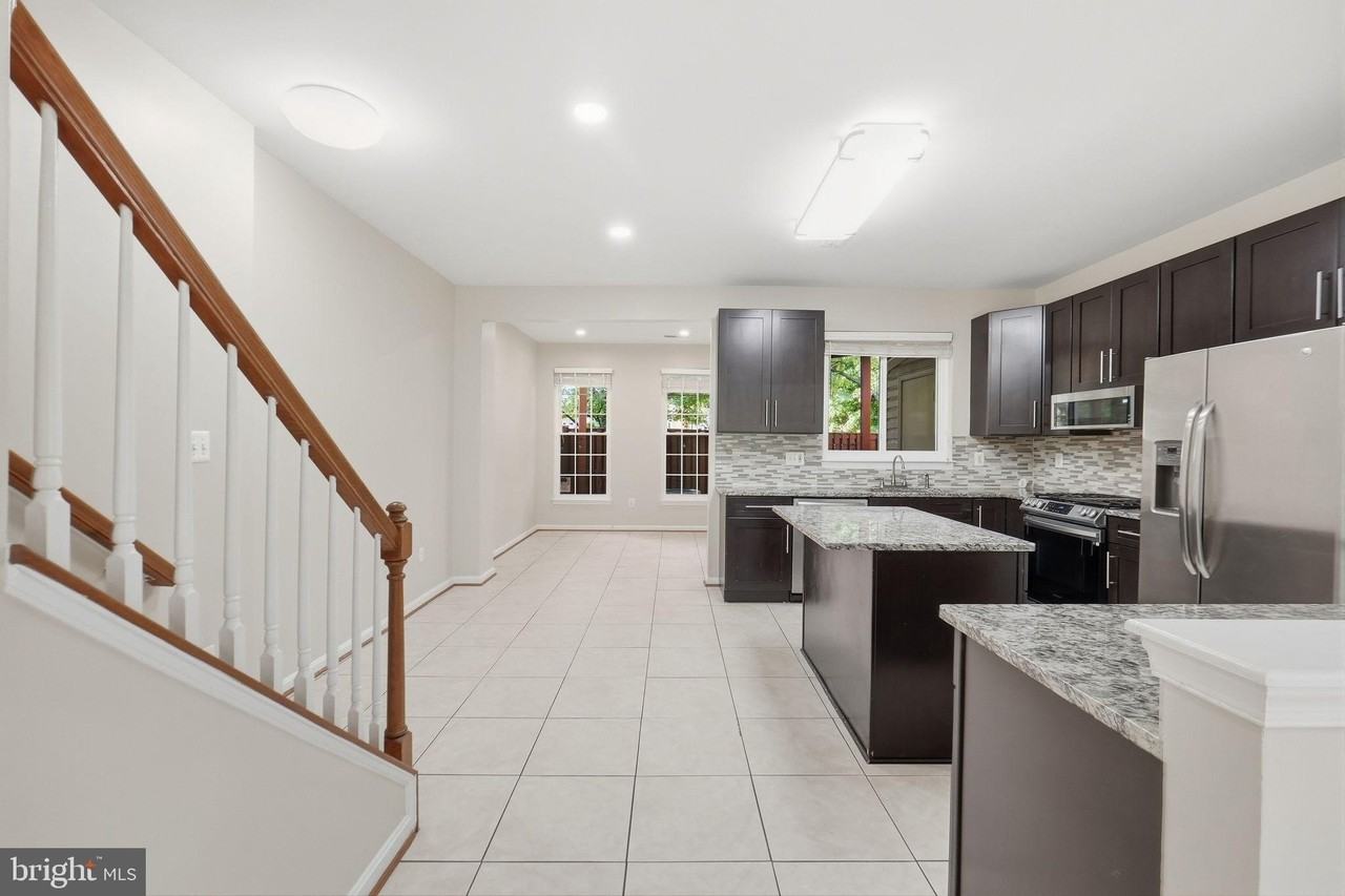 13135 Park Crescent Cir #1 - Photo 3 of 33