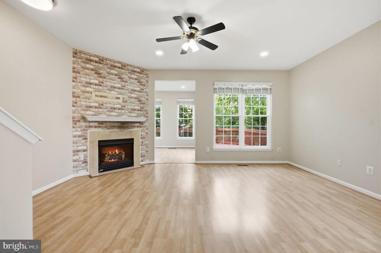 13135 Park Crescent Cir #1 - Photo 5 of 33