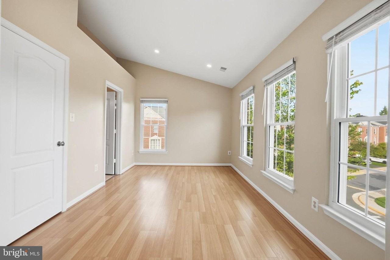 13135 Park Crescent Cir #1 - Photo 7 of 33