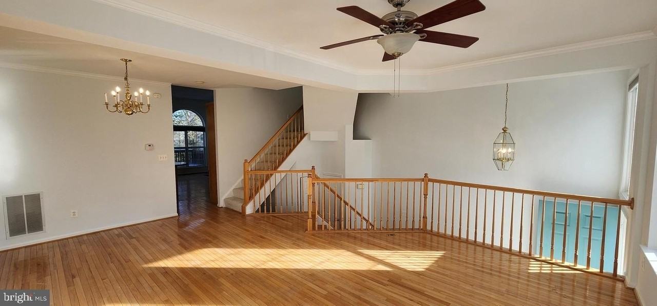 7707 Martin Allen Ct - Photo 3 of 14