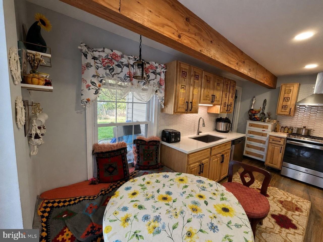 4305 Kentland Dr - Photo 2 of 33