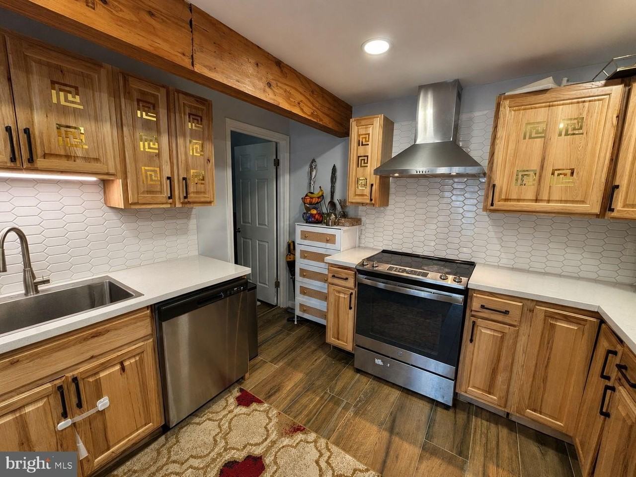 4305 Kentland Dr - Photo 3 of 33