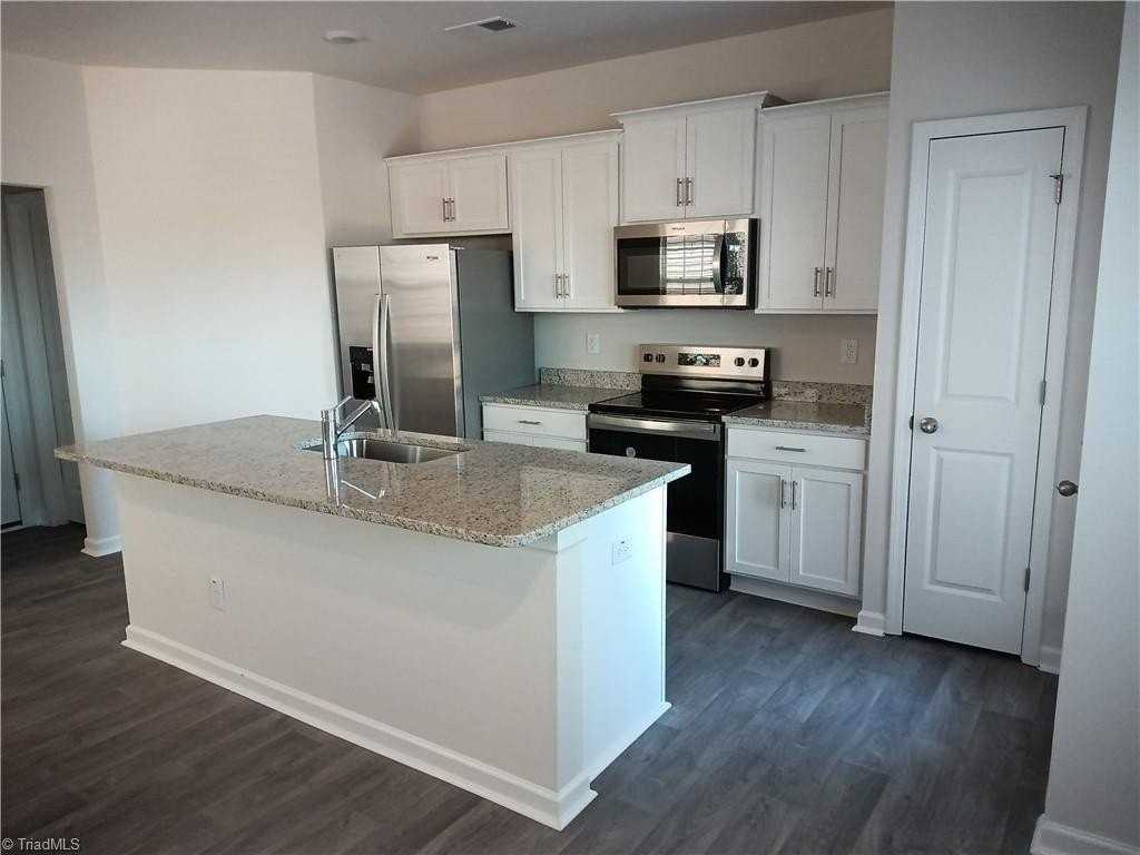 1355 Amberview Ln - Photo 2 of 17