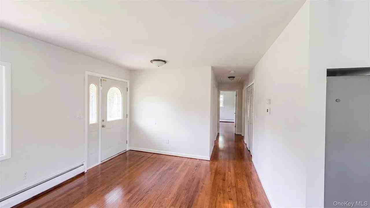 166 Elmira Street Southwest - Photo 2 of 7