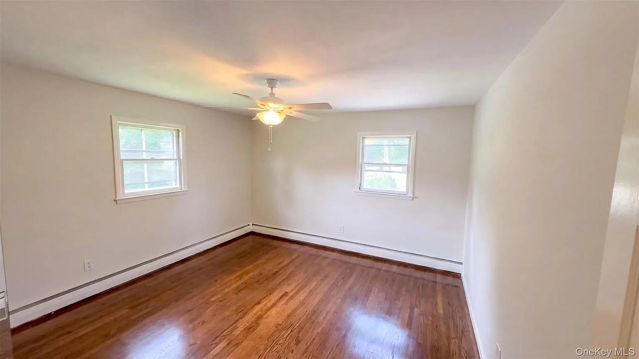 166 Elmira Street Southwest - Photo 4 of 7