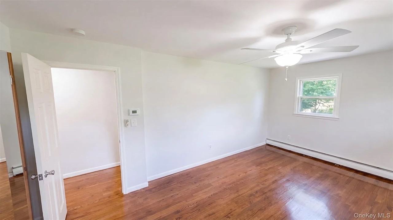 166 Elmira Street Southwest - Photo 5 of 7