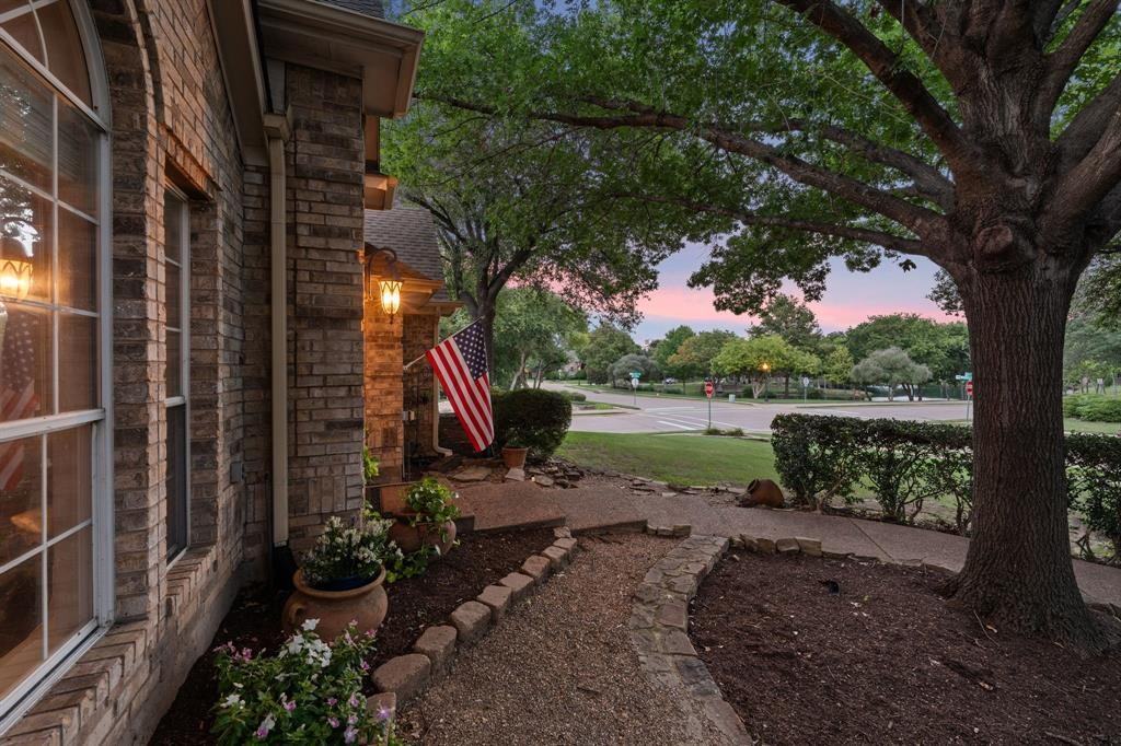 400 Watters Crossing Ct - Photo 3 of 34