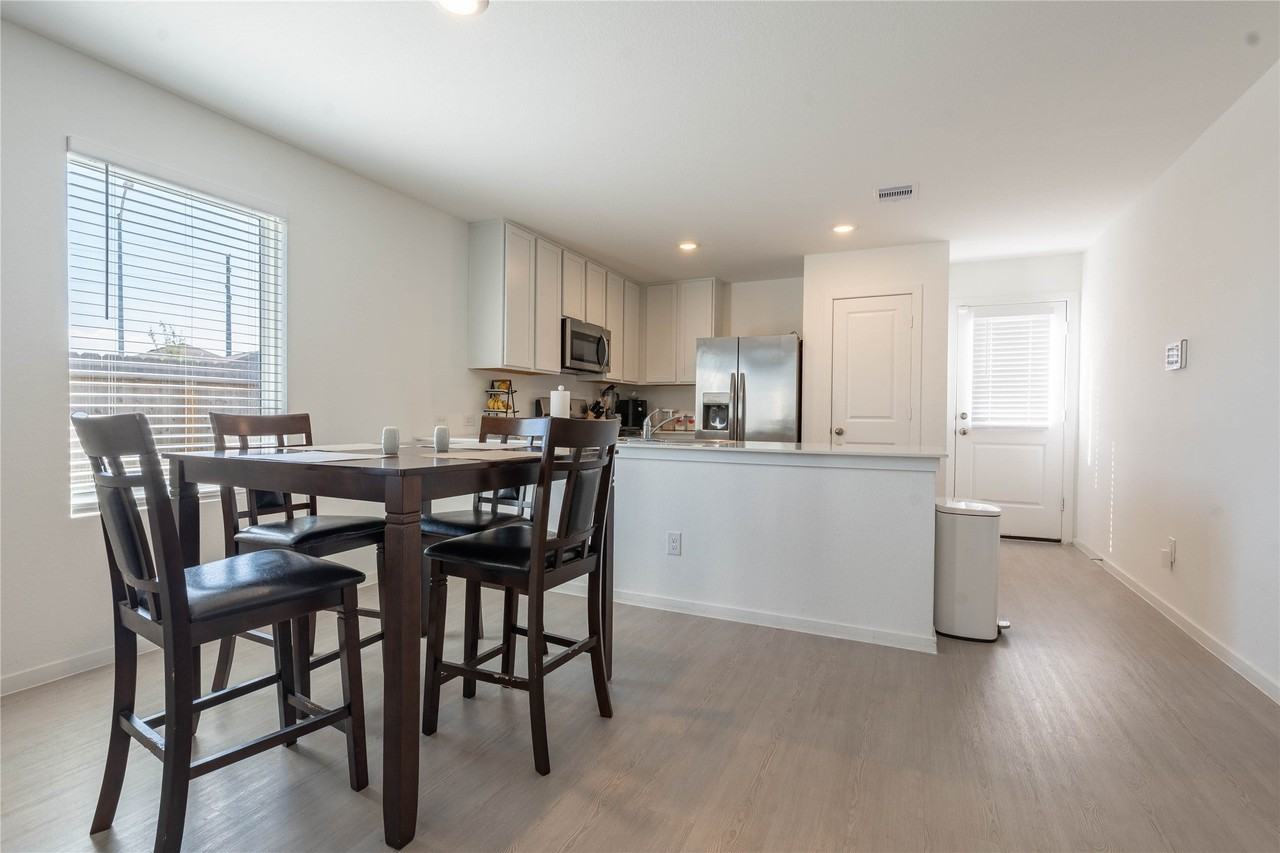 12903 Shells Ln - Photo 7 of 17