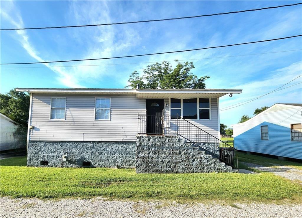 106 Treuil Ln - Photo 2 of 16