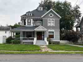 featured image of 29 Kingsboro Ave