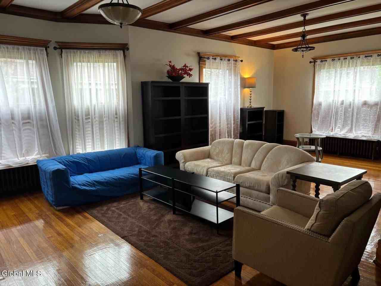 29 Kingsboro Ave - Photo 5 of 19