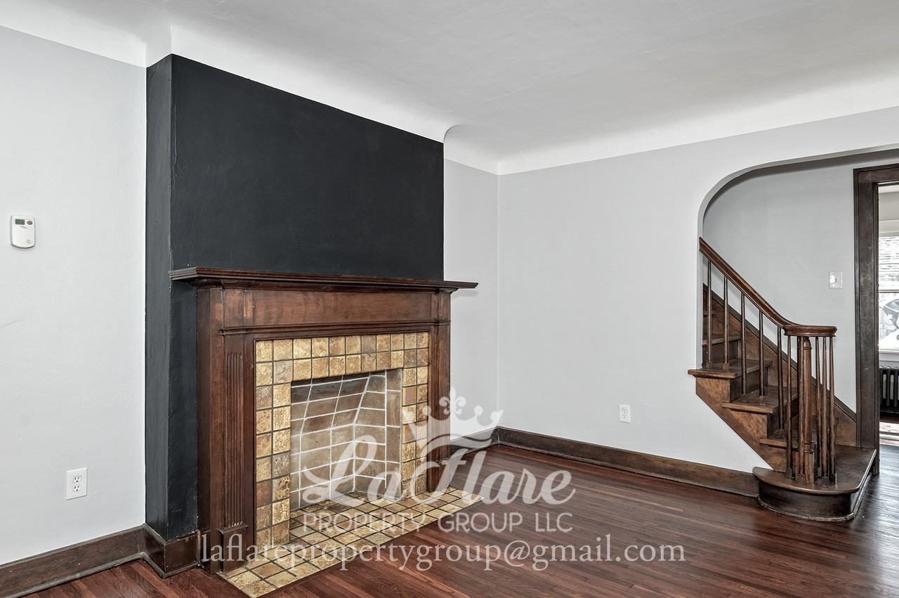 1821 Wellesley Dr #1 - Photo 4 of 24