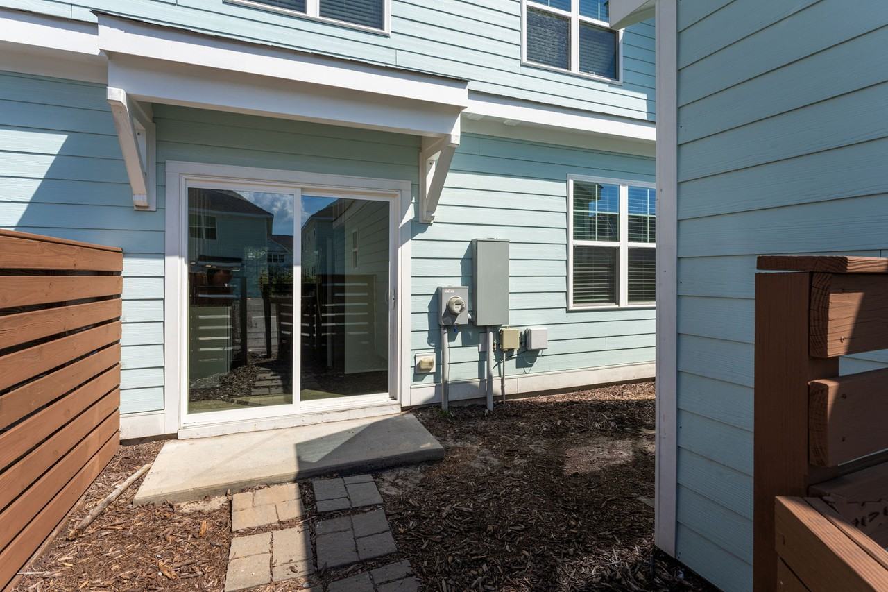 4740 Siddons Dr #1 - Photo 6 of 33