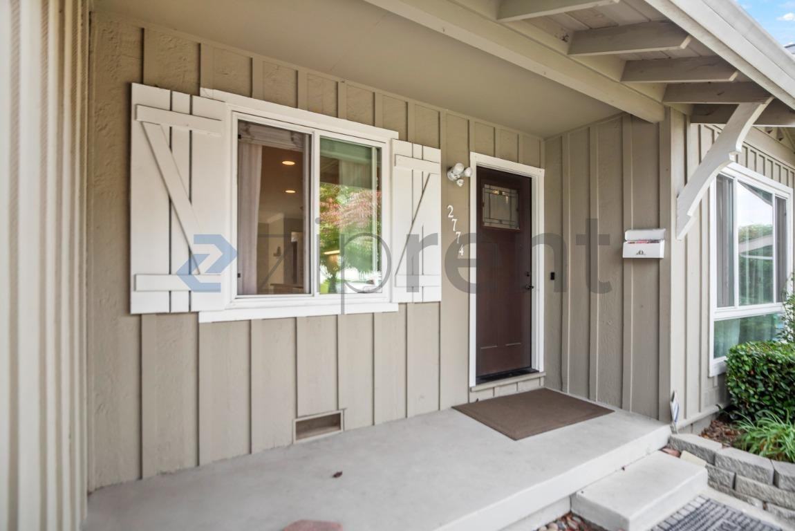2774 Barkley Ave - Photo 4 of 31
