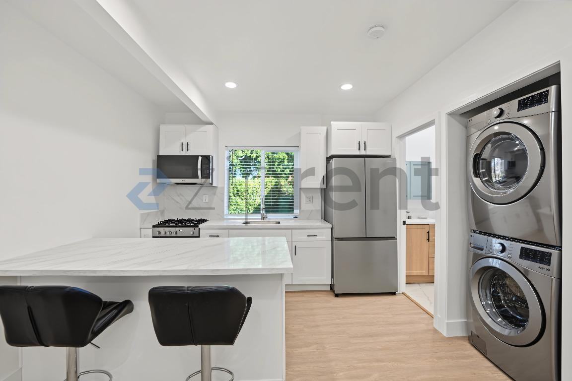 24006 Arminta St - Photo 5 of 11