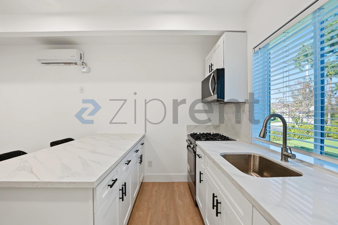 24006 Arminta St - Photo 6 of 11