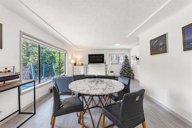 Five Bedroom Detached House at Grandview Woodland - Photo 7 of 19