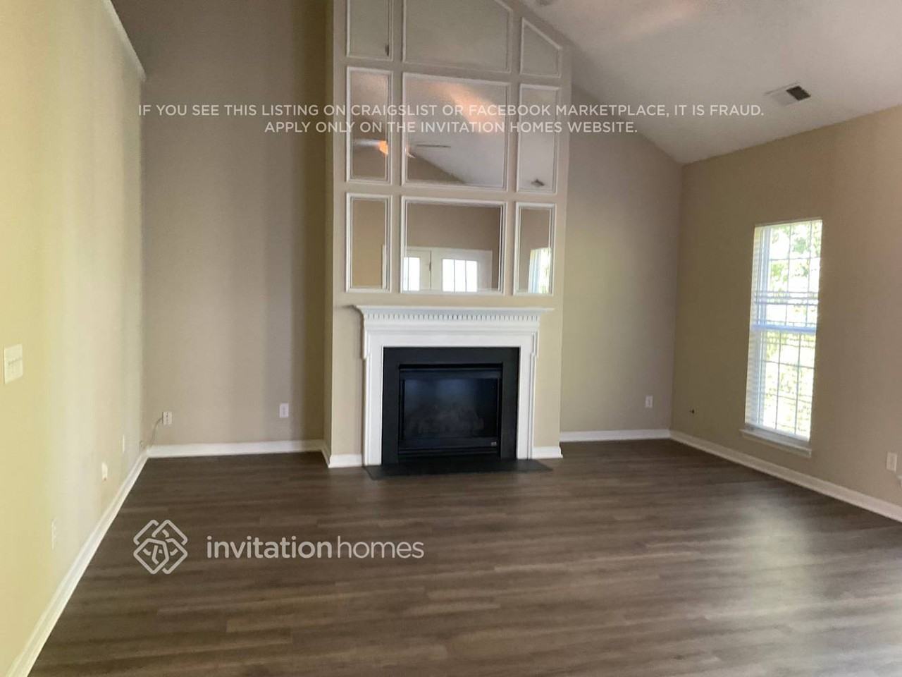 14535 Greenpoint Ln - Photo 4 of 21