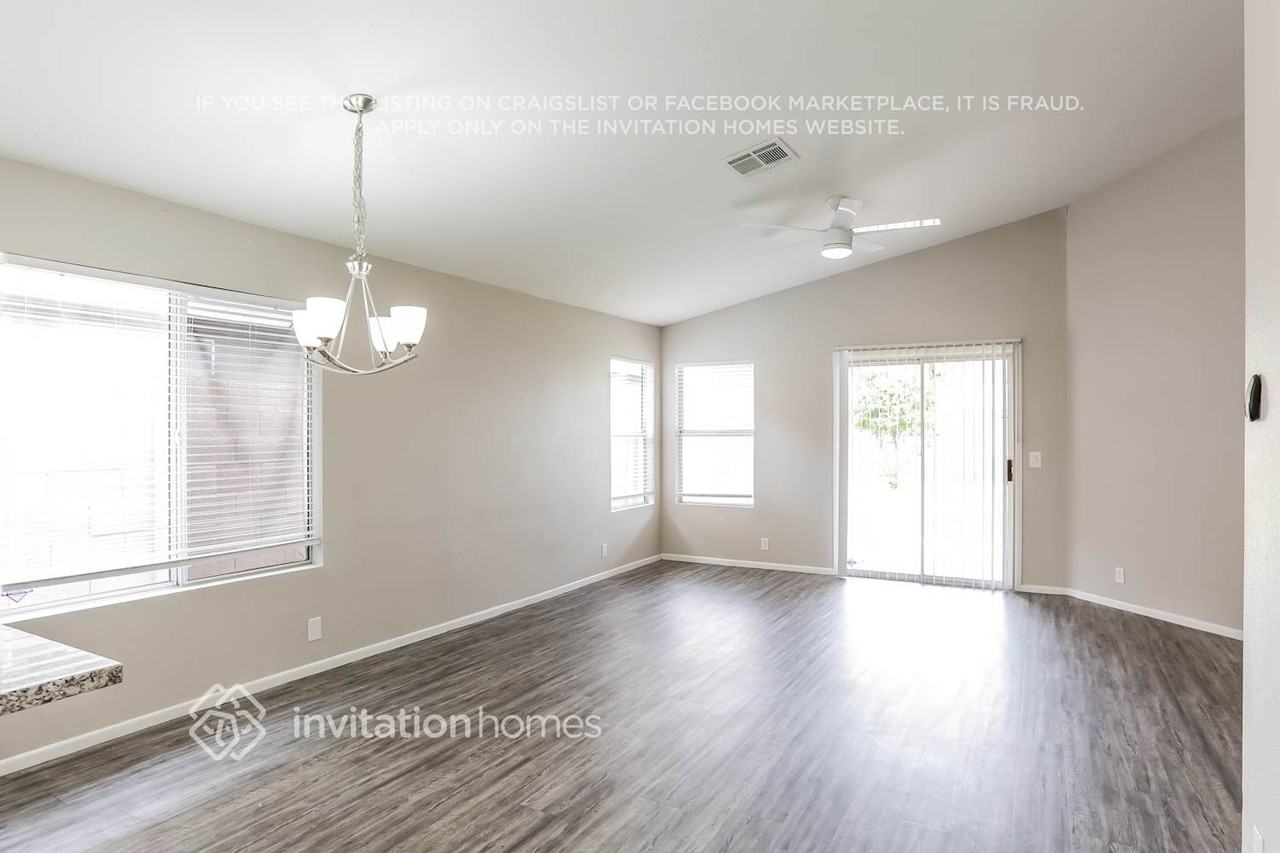 4111 W Wethersfield Rd - Photo 3 of 16