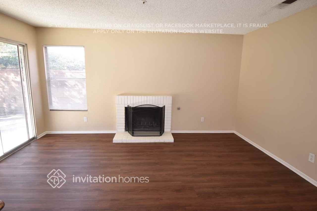 16341 Windcrest Dr - Photo 2 of 5
