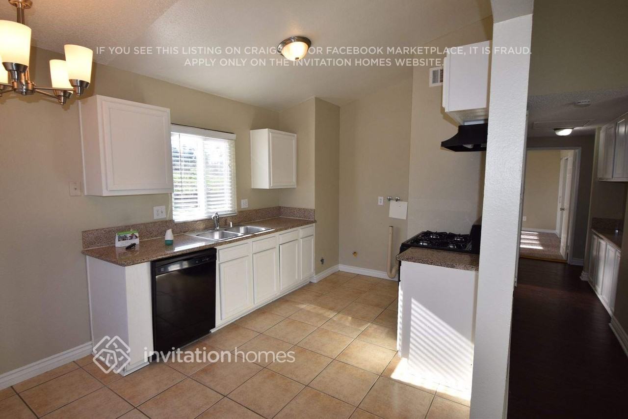 7340 Lydia Ave - Photo 4 of 13