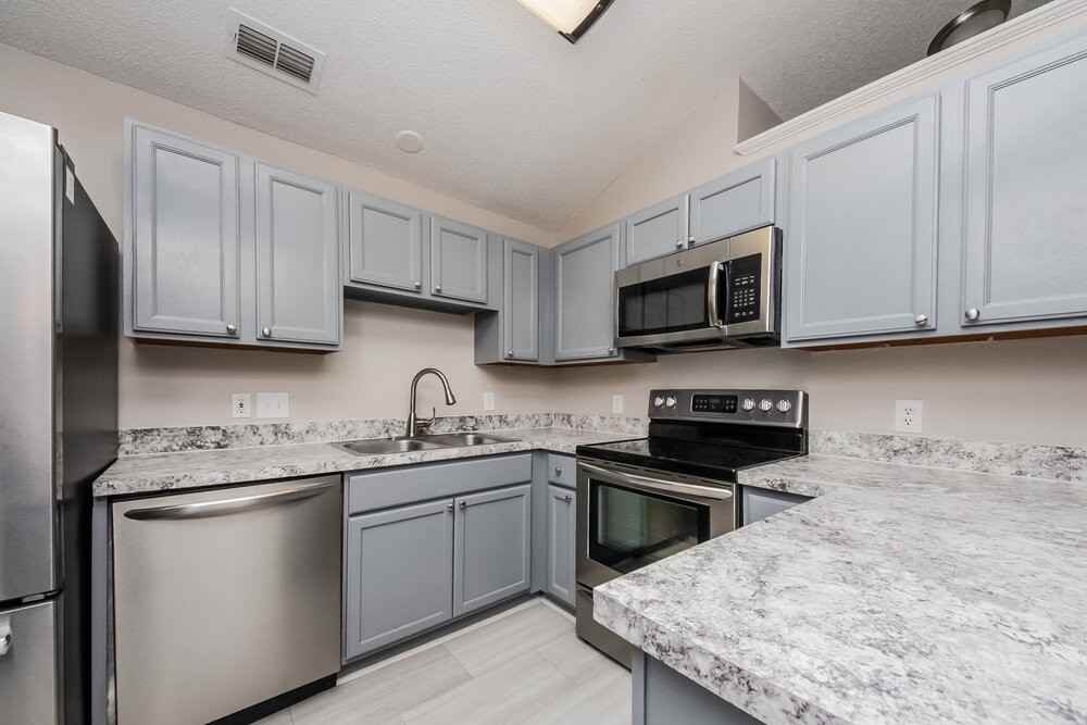 2498 Parsons Pond Cir - Photo 7 of 16