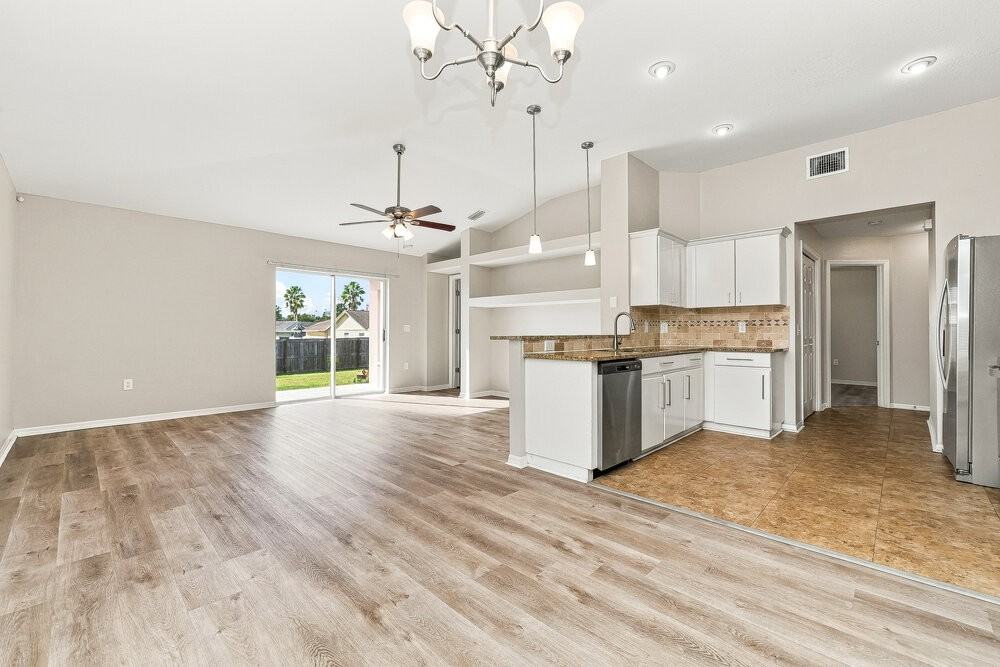 10809 Windbury Way - Photo 4 of 16
