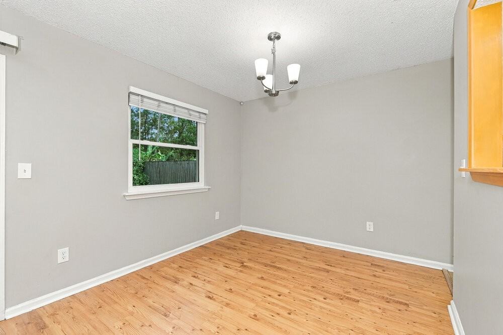 8136 Honeysuckle Ln - Photo 5 of 17