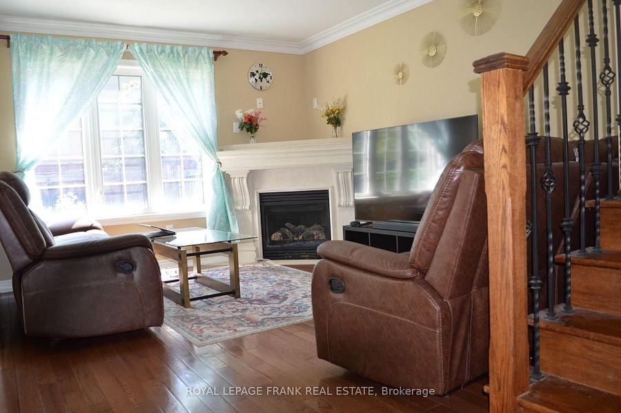 61 Summerside Avenue - Photo 3 of 15