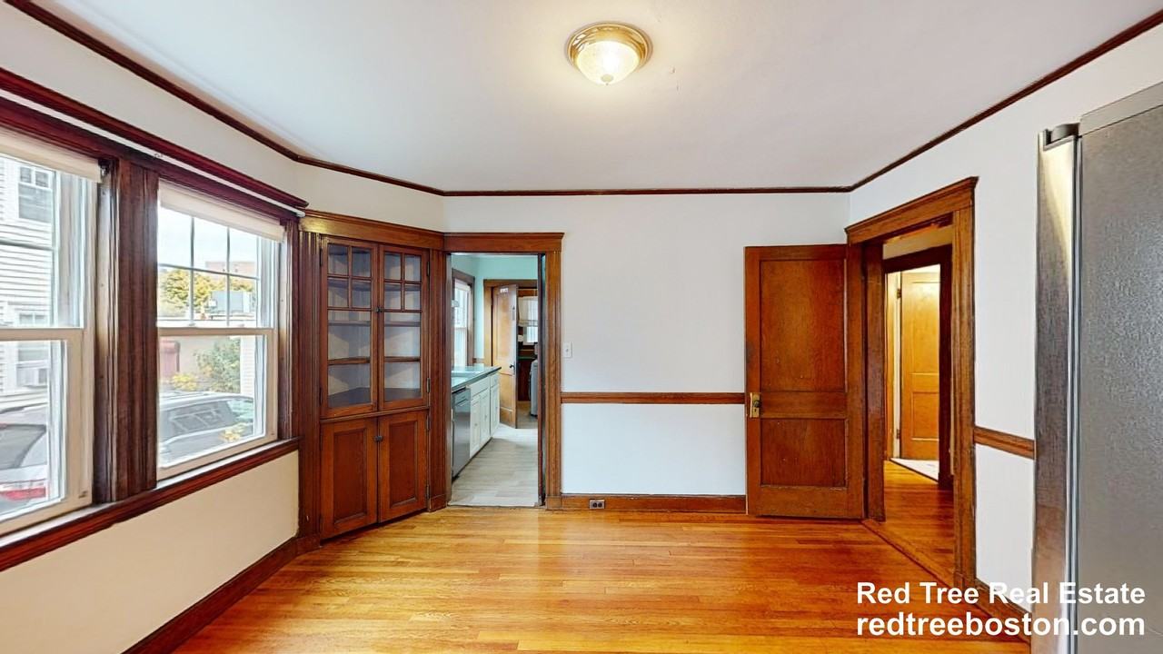 79 Henry St #1