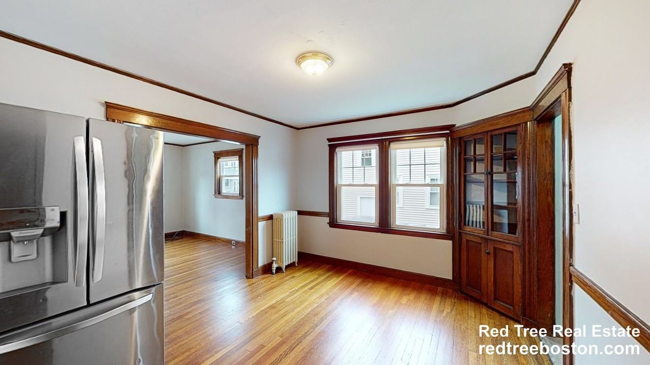 79 Henry St #1 - Photo 4 of 17